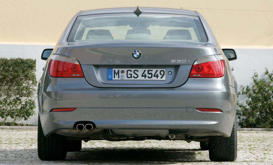 BMW5シリーズ新旧比較 旧型［E60と新型［F10］の比較 【CLUB CARS】