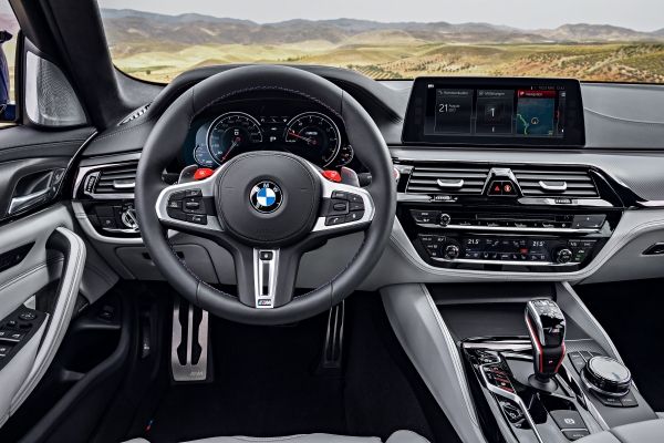 BMW「M5」（F90,2017年）