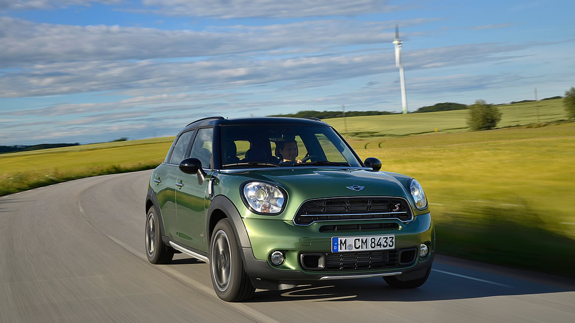 ミニ クロスオーバー中古車購入ガイド 初代 第2世代の中古車価格相場を徹底チェック Club Cars